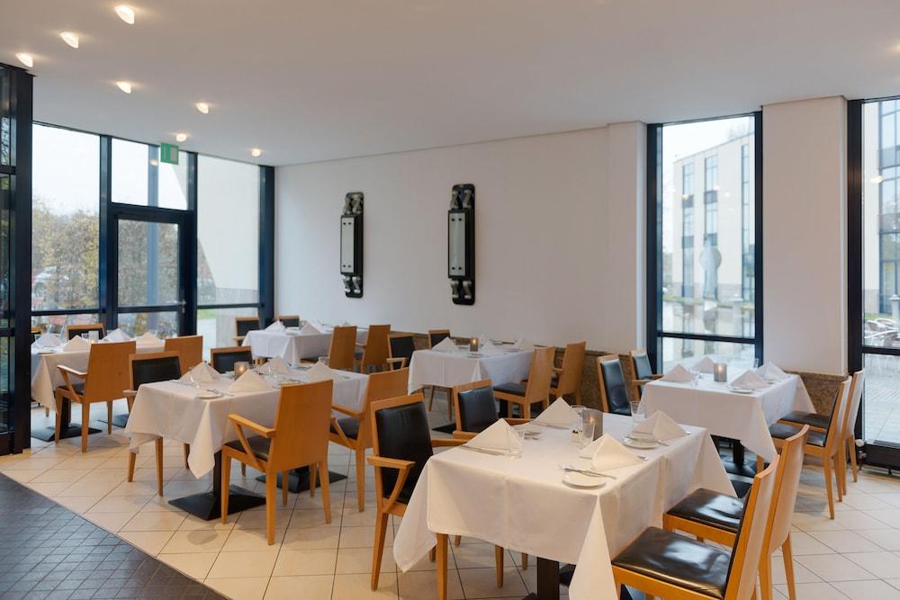 Hotel Four Ratingen Dusseldorf Airport Exterior foto
