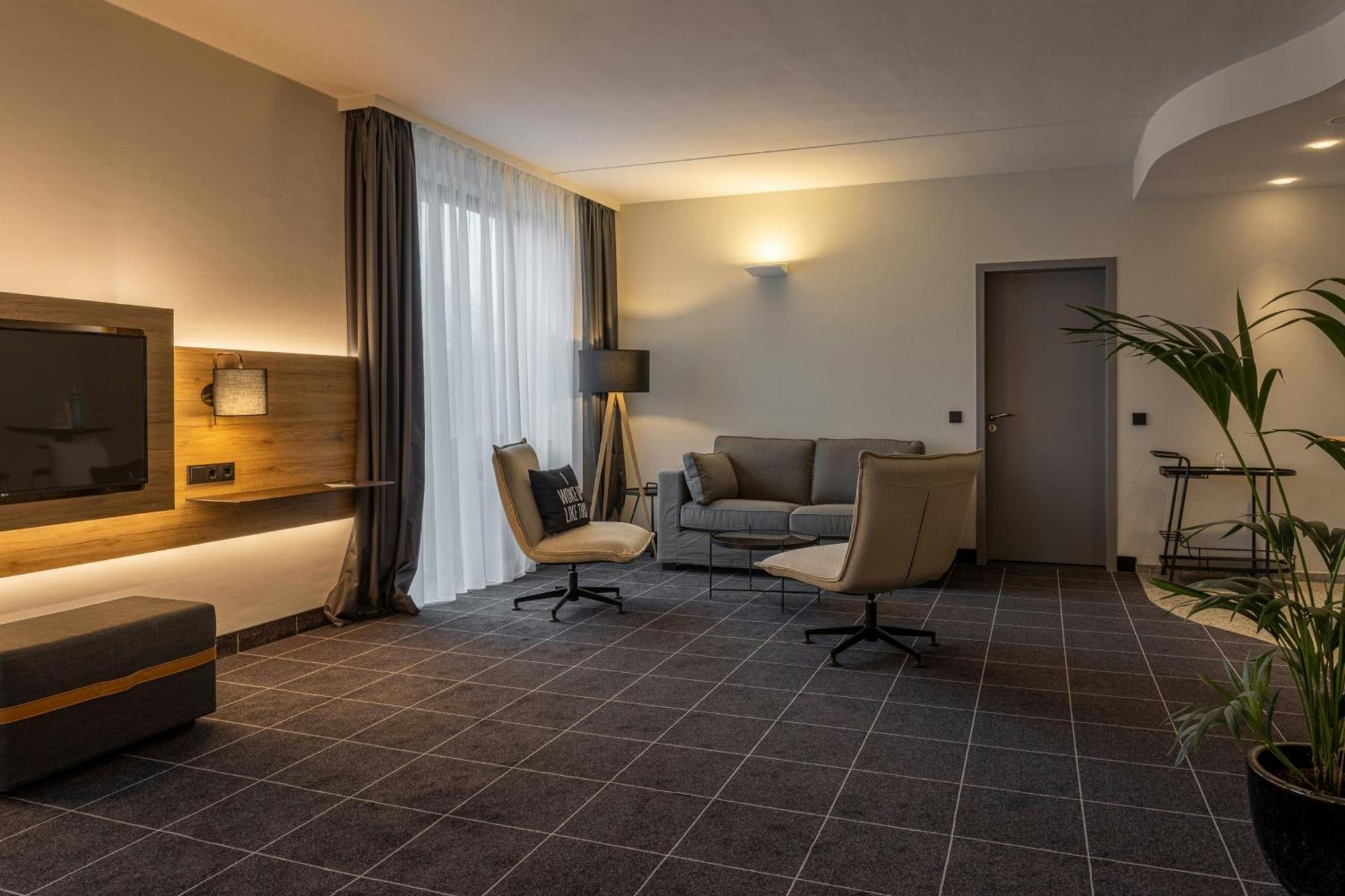 Hotel Four Ratingen Dusseldorf Airport Exterior foto